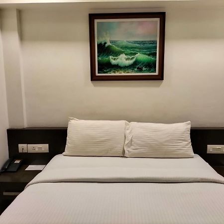 Saas Residency Hotel Kozhikode Buitenkant foto
