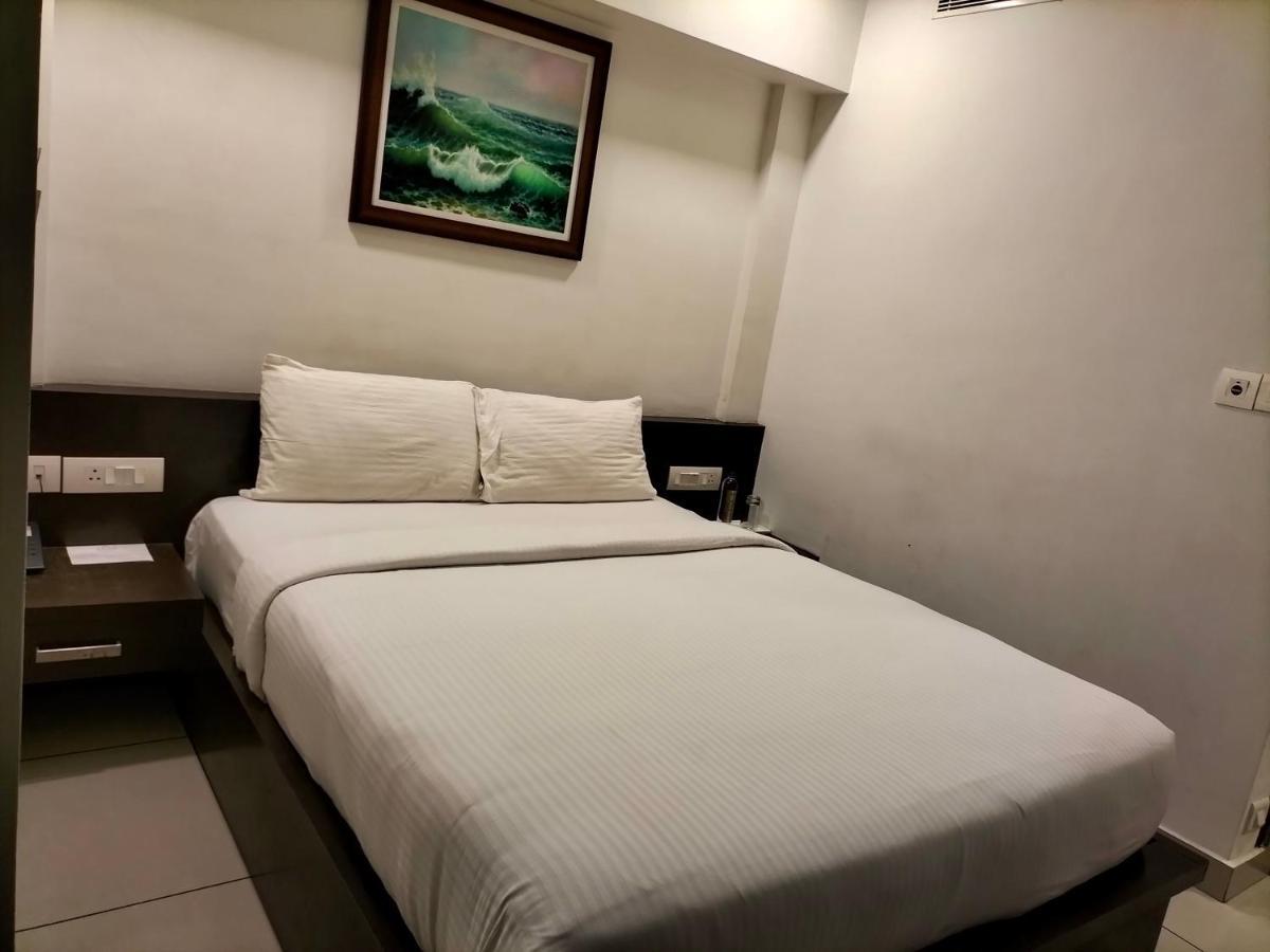 Saas Residency Hotel Kozhikode Buitenkant foto