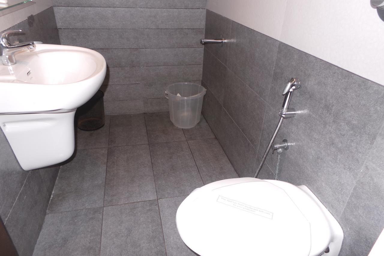 Saas Residency Hotel Kozhikode Buitenkant foto