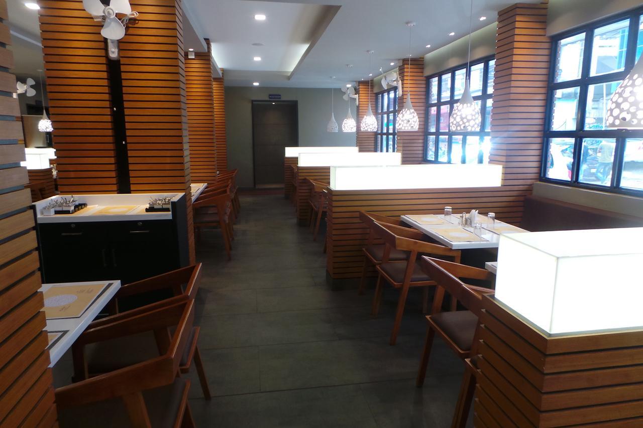 Saas Residency Hotel Kozhikode Buitenkant foto
