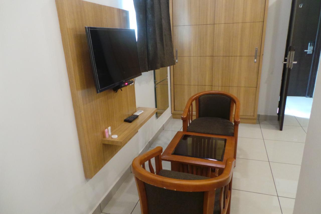 Saas Residency Hotel Kozhikode Buitenkant foto