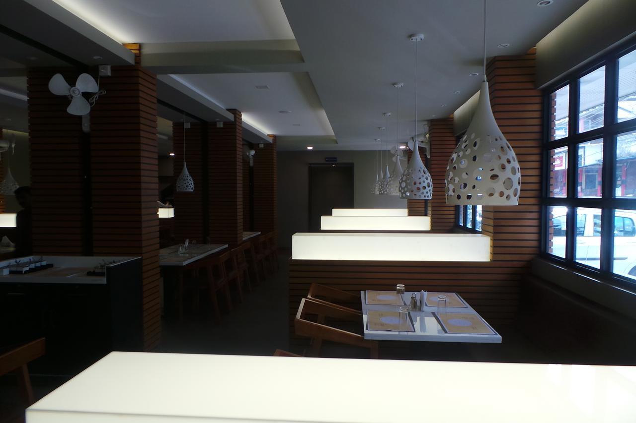 Saas Residency Hotel Kozhikode Buitenkant foto