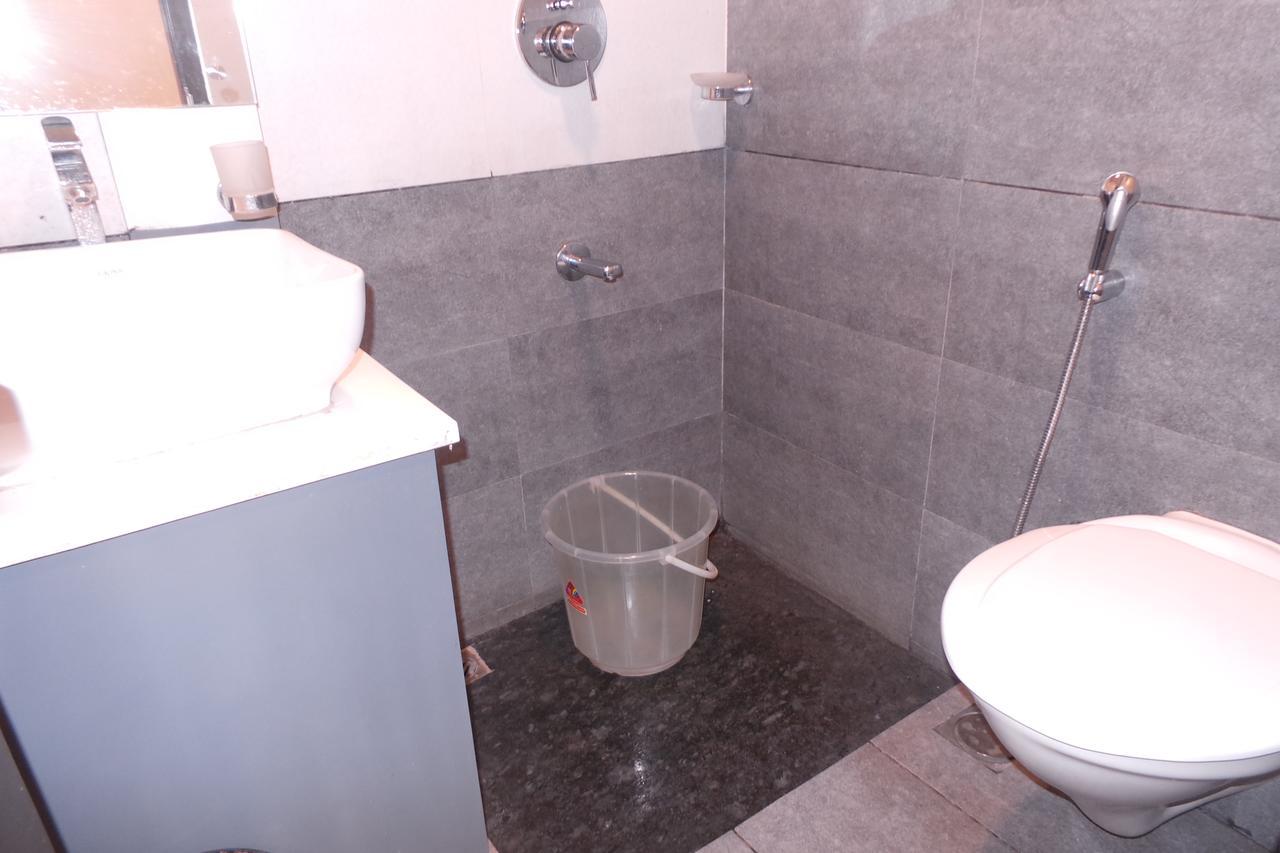 Saas Residency Hotel Kozhikode Buitenkant foto