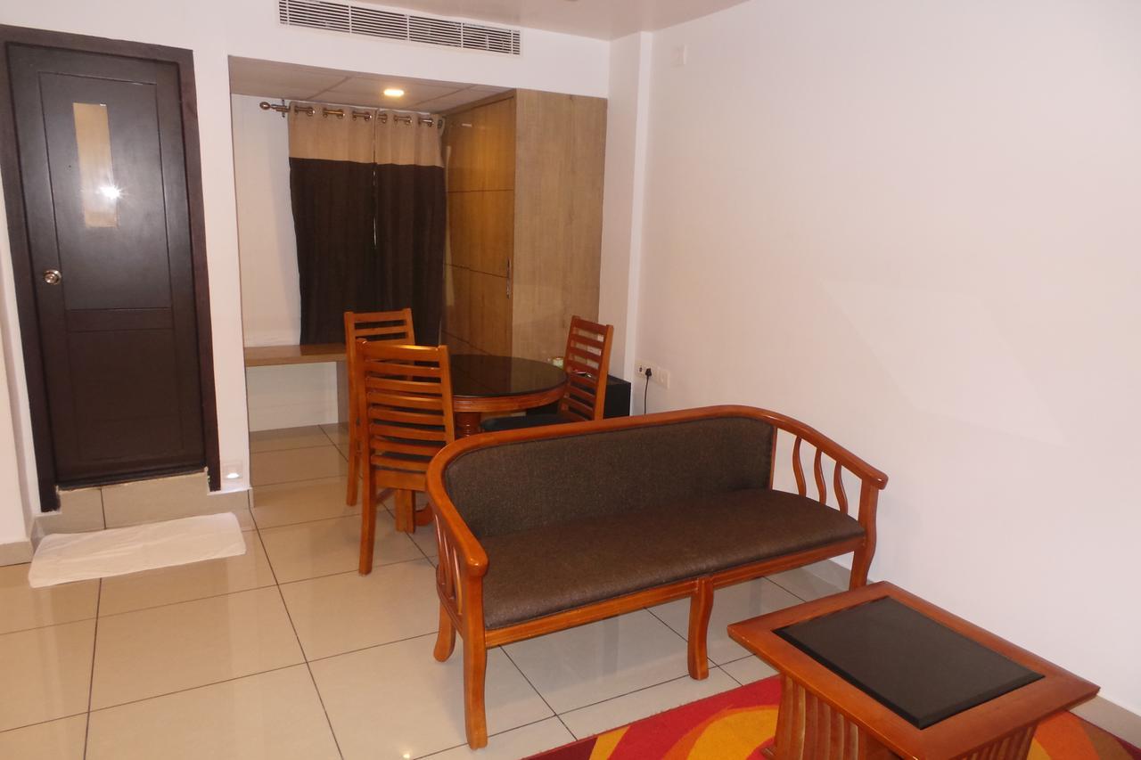 Saas Residency Hotel Kozhikode Buitenkant foto