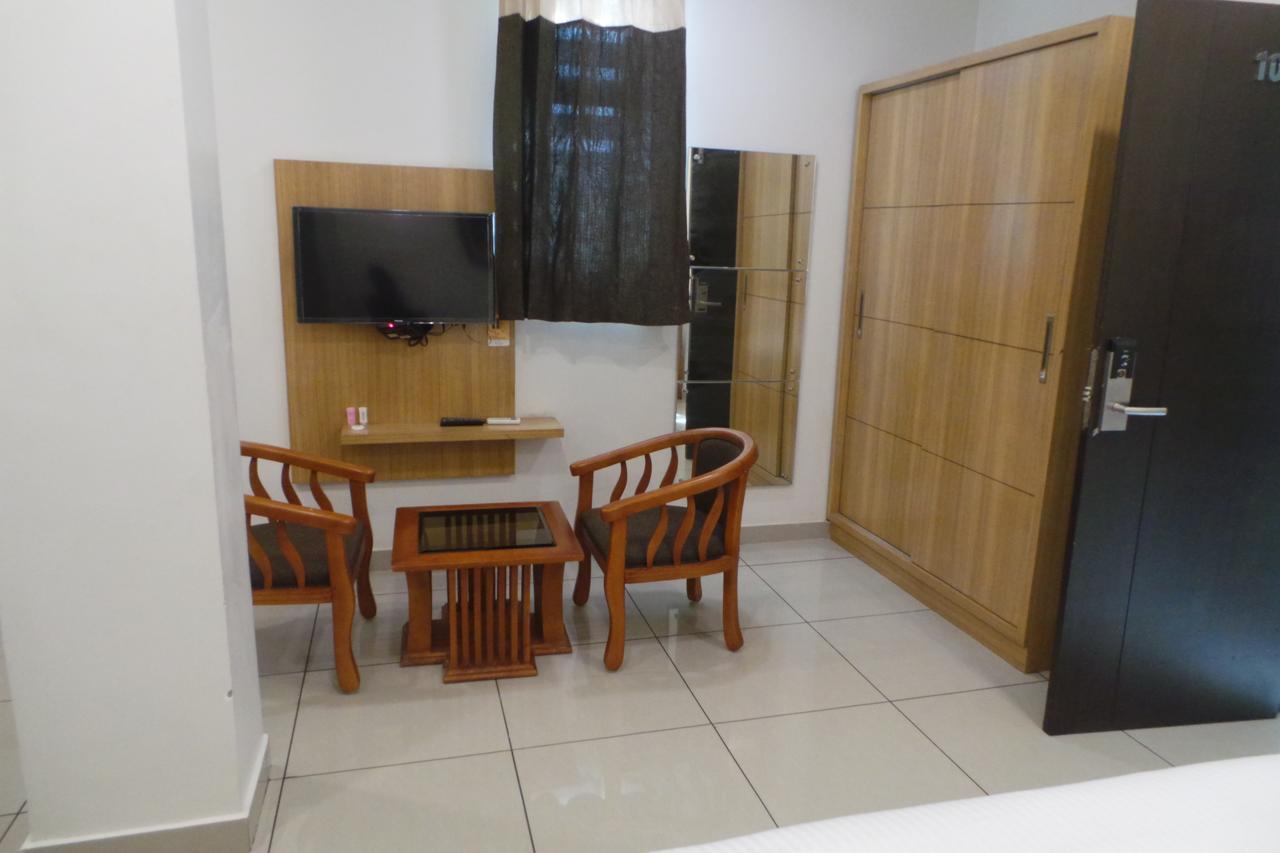 Saas Residency Hotel Kozhikode Buitenkant foto