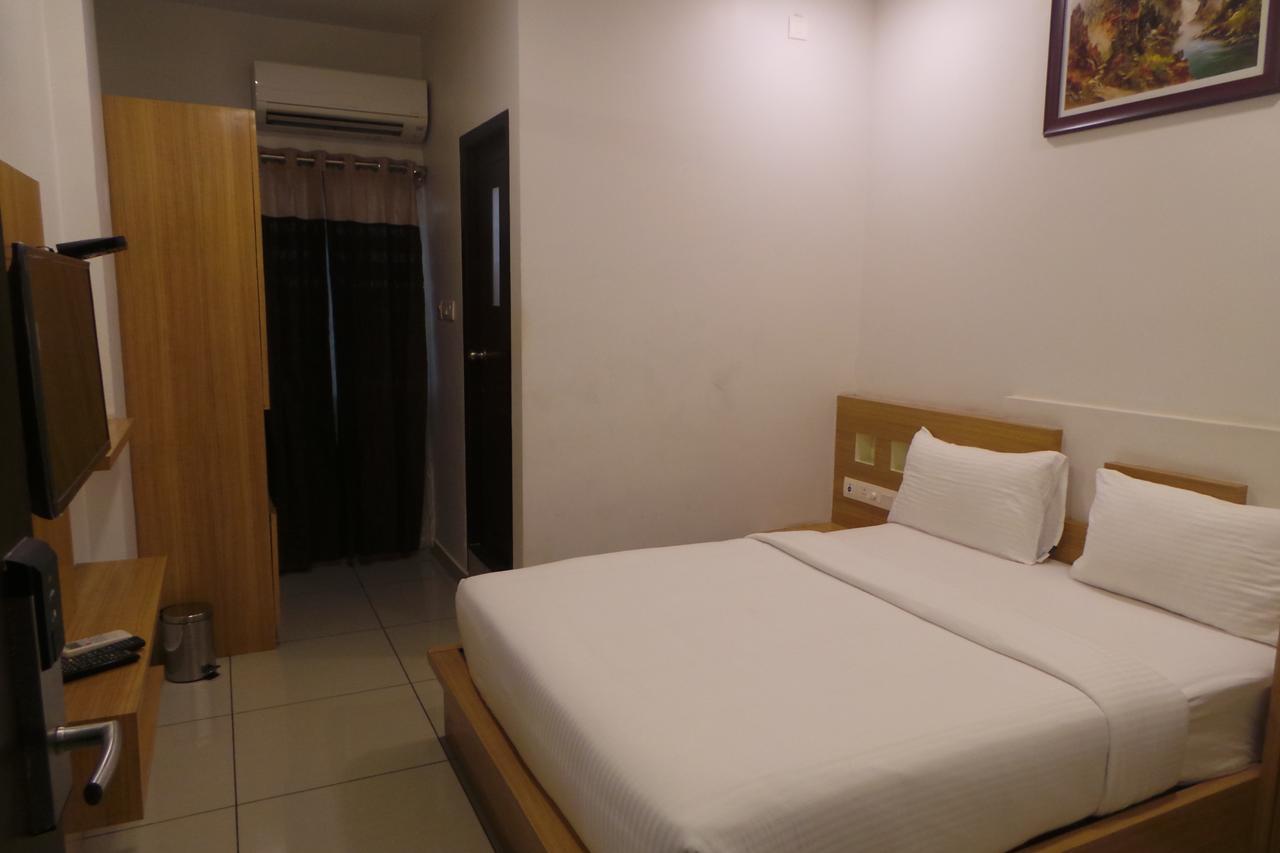 Saas Residency Hotel Kozhikode Buitenkant foto