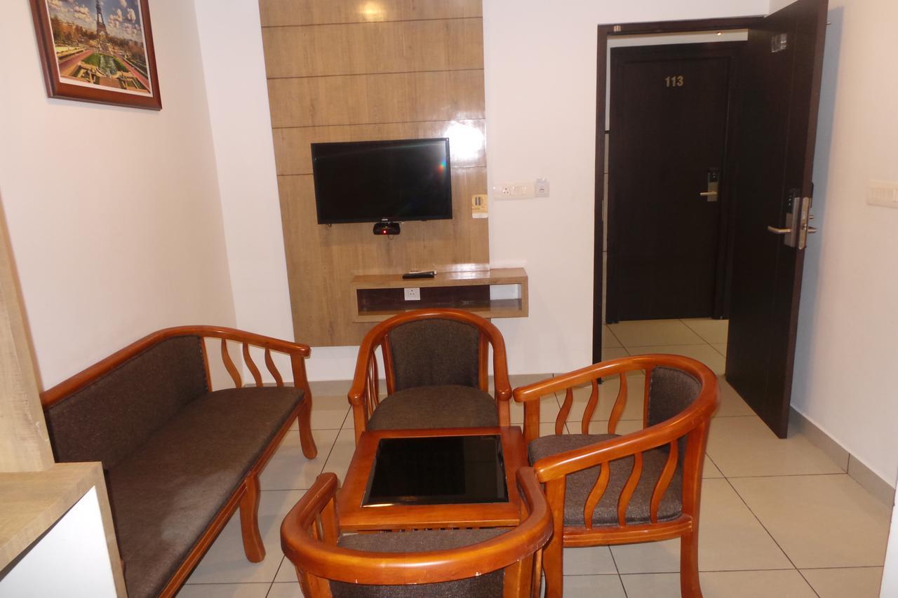 Saas Residency Hotel Kozhikode Buitenkant foto