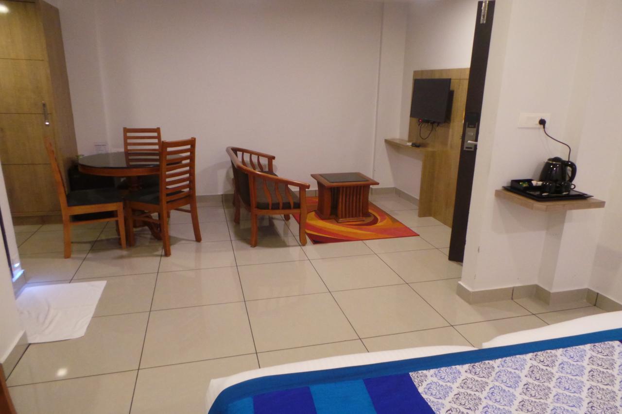 Saas Residency Hotel Kozhikode Buitenkant foto