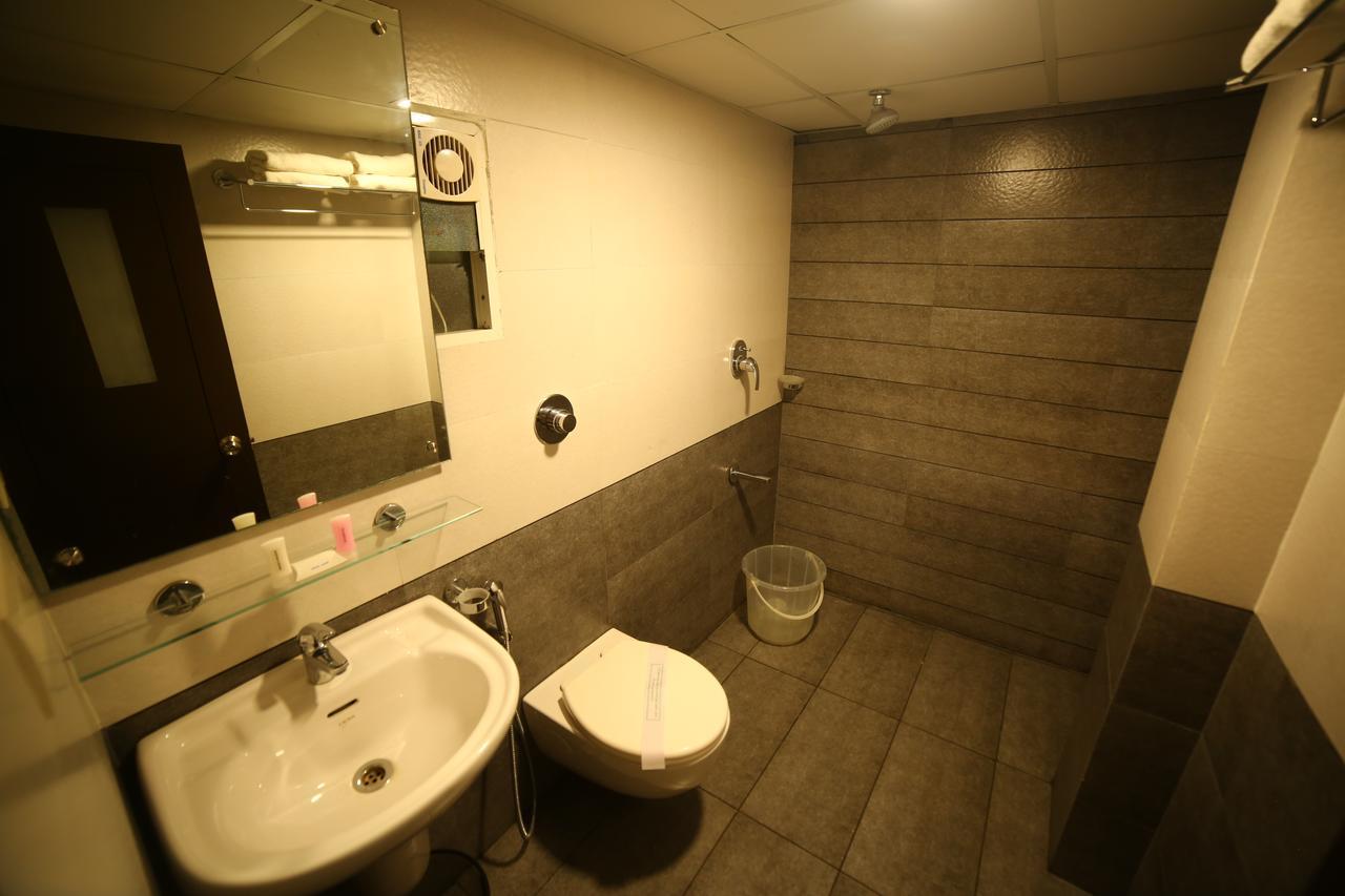 Saas Residency Hotel Kozhikode Buitenkant foto